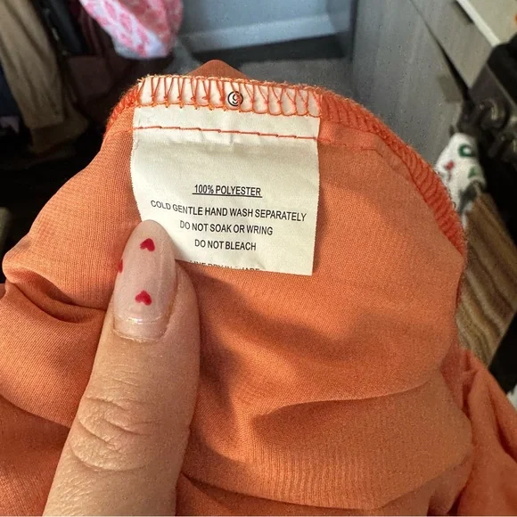 Selfie Leslie First Light Puff Sleeve Romper - Orange Floral - Size L - Picture 12 of 12